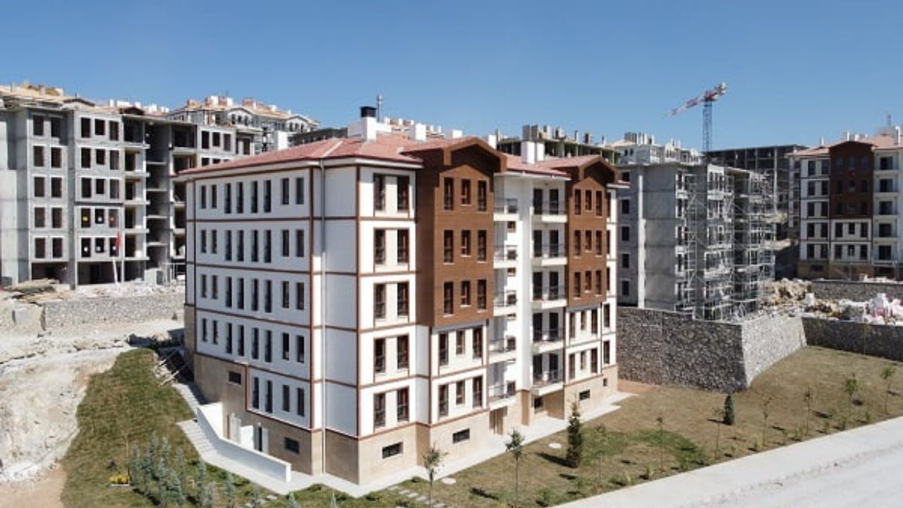 Kahramanmaraş'ta İş Yerleri Hak Sahiplerine Teslim Edildi; İşte O Şanslı İsimler