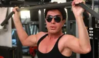Yılmaz Morgül’den Sahne Öncesi Kaslı Şov!