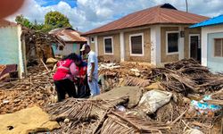 Kenya'da taşan nehirden geçmeye çalışan 7 kişi kayboldu