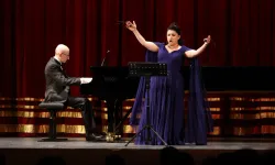 Soprano Pervin Chakar kimdir? Kaç yaşında, nereli? Soprano Pervin Chakar evli mi, eşi kim?