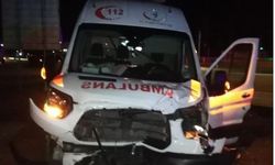 Afşin'de ambulans ile otomobil çarpıştı: 2 yaralı