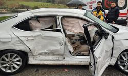 2 aracın karıştığı zincirleme kazada 2 kişi yaralandı