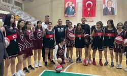 Beşiktaş Kadın Basketbol Takımı, depremzede öğrencilerle bir araya geldi