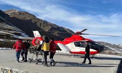 Ambulans helikopter hamile kadın için havalandı