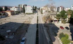 Osmaniye’nin kalbi olan İstasyon Caddesi eski günlerini arıyor