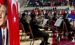 Askeri bando Hakkari'de konser verdi