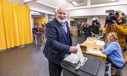 Hollanda’da halk genel seçimler için sandık başında