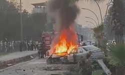 Kaza sonrası alev alev yanan araç kamerada