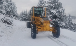 Büyükşehir, Kahramanmaraş'ta kar yağışı sonrası arterleri ulaşıma açık tutuyor
