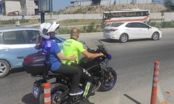 Yanlış sınav yerine gelen öğrencinin imdadına trafik polisi yetişti