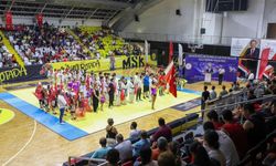 Mersin'de Gençlik ve Spor Okulları törenle açıldı