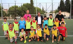 Başkan Yetişkin geleceğin futbolcularıyla buluştu