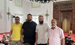 Adana 'da Kur'an kursu öğrencilerine kebap dağıtıldı
