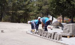 Dulkadiroğlu Fen İşleri Ekiplerinden Çokyaşar Mahallesinde Kilit Parke Çalışması