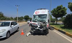 Gaziantep'te vakadan dönen ambulans tankere çarptı: 3 sağlıkçı yaralı