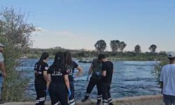 Gaziantep'te serinlemek için Fırat Nehri'ne giren çocuk kayboldu