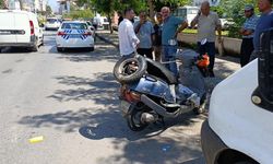 Yaya geçidinden geçen motosiklete otomobil çarptı