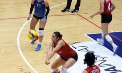 Kepez Belediyespor Kulübü Voleybol Takımı evinde galip