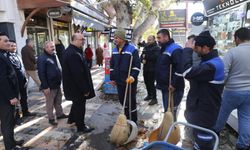 Başkan Akpınar Fırtınadan Etkilenen Esnafı Ziyaret Etti