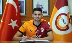 Galatasaray, İki Genç Futbolcunun Sözleşmesini Uzattı