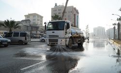 Kahramanmaraş’ta Ana Arterlerde Temizlik Çalışmaları Sürüyor