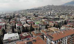 Depremin yıktığı şehrin en işlek caddesi hızla yapılıyor