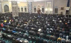 Abdulhamithan Camii’de 10 Bin Kişi Teravih Namazında Buluştu