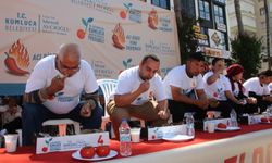 Acı Biber Yarışında 3 Dakikada 398 Gram Biber Yedi