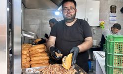 Hayırlı evlat, her yıl babasının sevdiği dönerden dağıtıyor