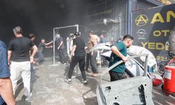 Boya Atölyesinde Yangın: 12 Kişi Dumandan Etkilendi