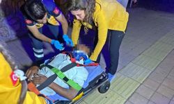 Köprüden beton zemine düştü, vinçle kurtarıldı