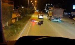 Yola savrulan 2 kişiye aldırış etmeyen sürücü arkasına bile bakmadı