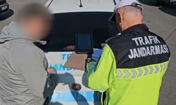 Cep telefonu ile konuşan otobüs şoförü sivil denetime takıldı