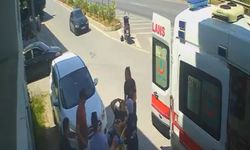 Otomobille çarpışan motosikletin sürücüsü metrelerce savruldu