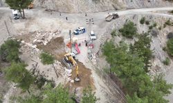 Ekipler günlerdir mesai yapıyor: Köylerin yarım asırlık yol sorunu çözülüyor