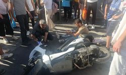 Yaya geçidinde motosikletler çarpıştı: 3 yaralı