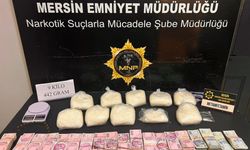 Zehir taciri kilolarca uyuşturucu ve 375 bin TL ile yakalandı