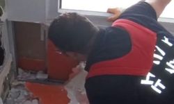 Havalandırma Boşluğuna Düşen Kedi Duvar Kırılarak Kurtarıldı