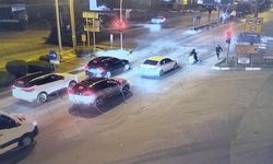 Kırmızı Işıkta Duran Vatandaştan Örnek Davranış