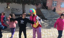 Öğrencilerden Köy Çocuklarına Renkli Etkinlikler