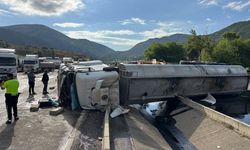 Petrol Yüklü Tanker Devrildi