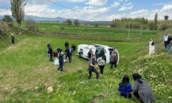 Öğrenci servisi devrildi: 15 öğrenci yaralı