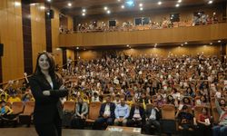 Özgür Aras Tüfek, Masallarla Öğrencilere İlham Verdi
