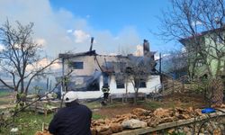 Yanan Ev Kullanılmaz Hale Geldi