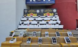 14 Milyonluk Kaçak Güneş Gözlüğü Ve Telefon Ele Geçirildi