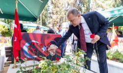 Başkan Seçer, Şehitliği Ziyaret Etti, Protokolle Bayramlaştı