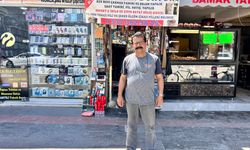 'Çakmak Doktoru' Baba, 2 Metrekarelik Dükkanda 3 Evladını Okutup Meslek Sahibi Yaptı
