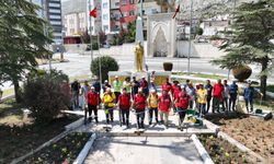 Elbistan’da Temizlik Seferberliği: Caddeler Yıkandı, Yeşil Alanlar İlaçlandı