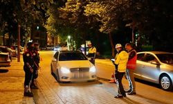 Gece Uygulaması: 1 Saatte 43 Şahıs Ve 15 Araç Denetlendi