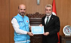Başkan Fırat Görgel, Türkiye Diyanet Vakfı’na İki Kurban Bağışladı